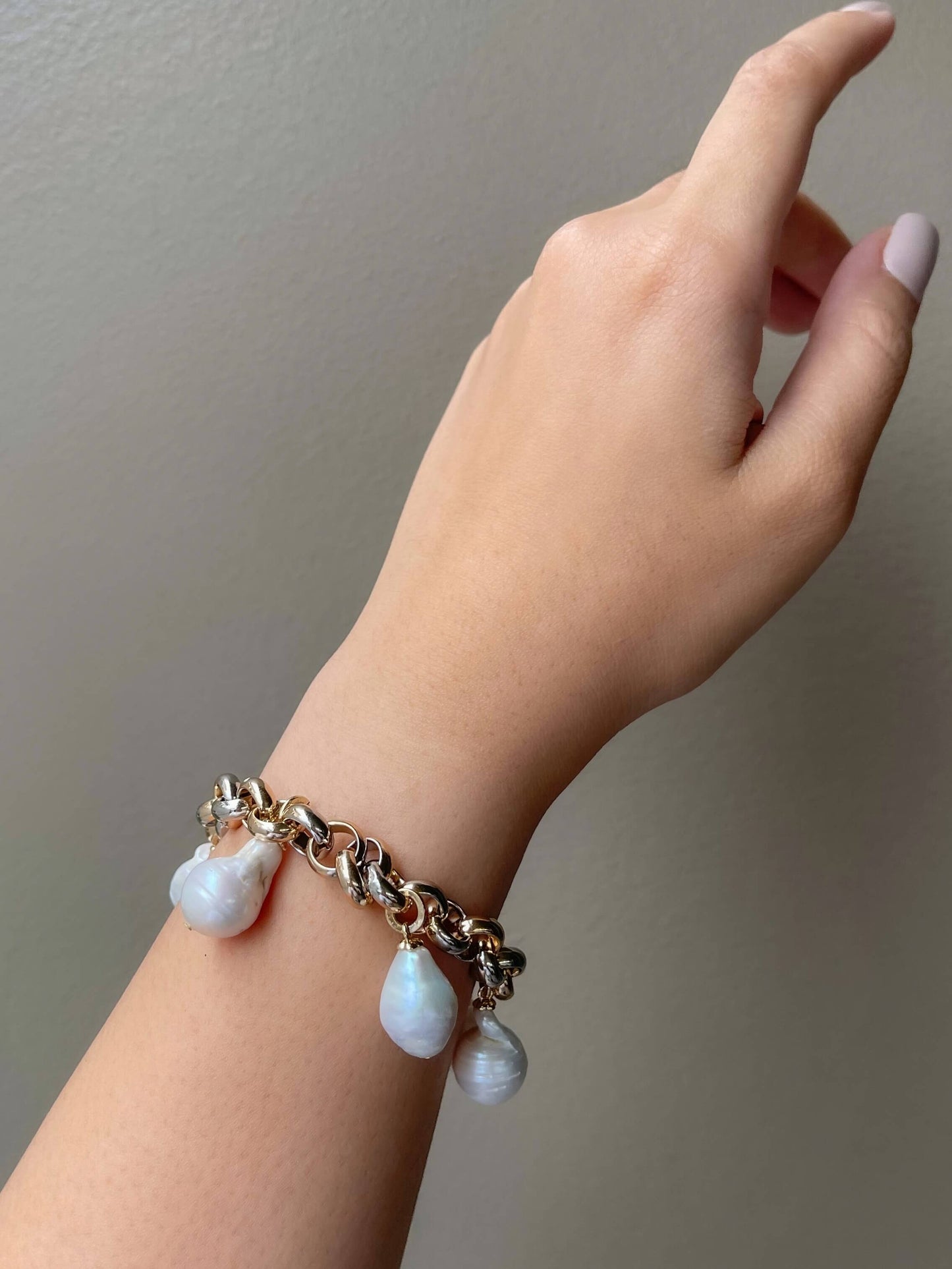 ELIZABETH Chunky Baroque Bracelet