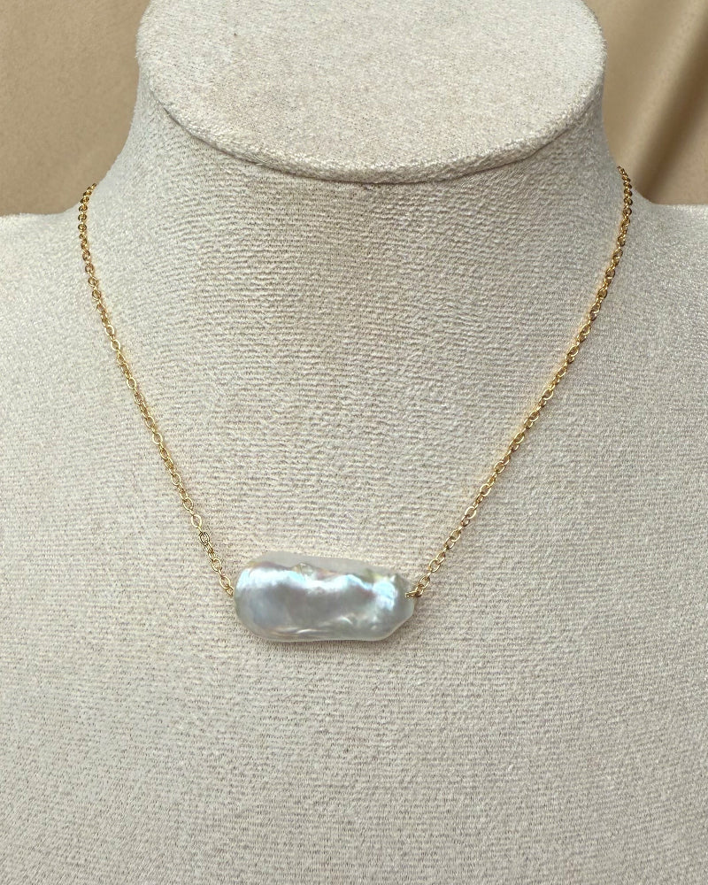 LUMI Floating Stick Pearl Necklace