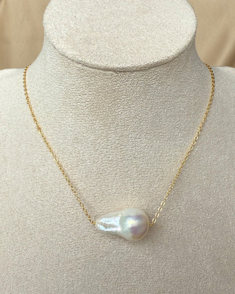 WILLA Floating Baroque Necklace