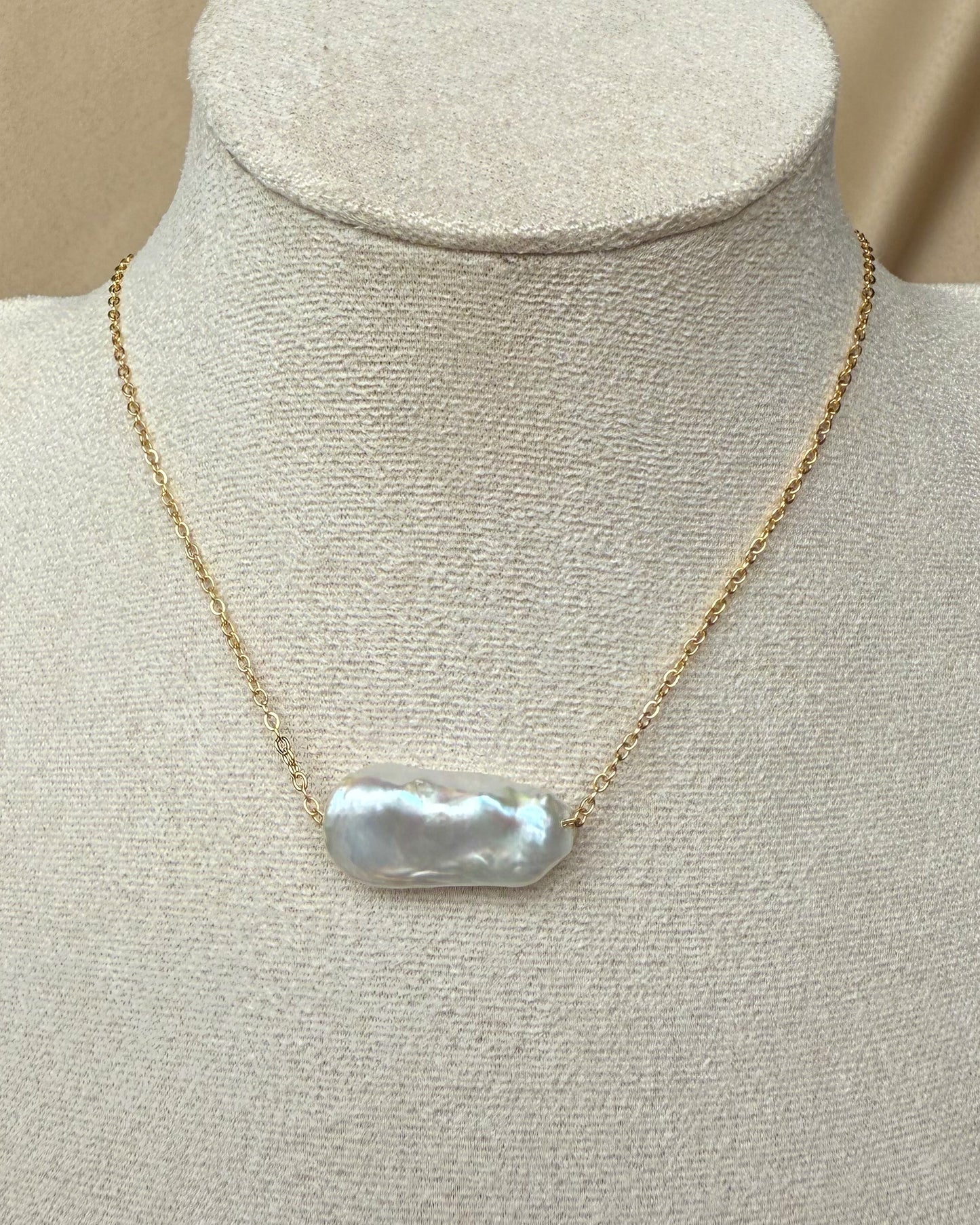 LUMI Floating Stick Pearl Necklace