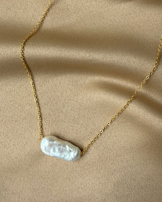 LUMI Floating Stick Pearl Necklace