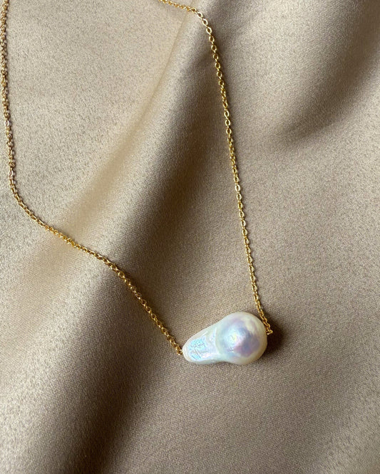 WILLA Floating Baroque Necklace